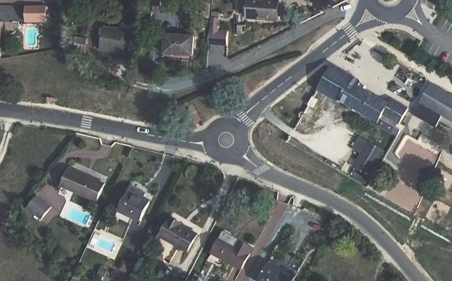 Vue aérienne du Rond-point anonyme n°199987050