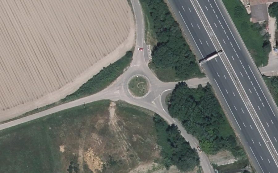 Vue aérienne du Rond-point anonyme n°200167917
