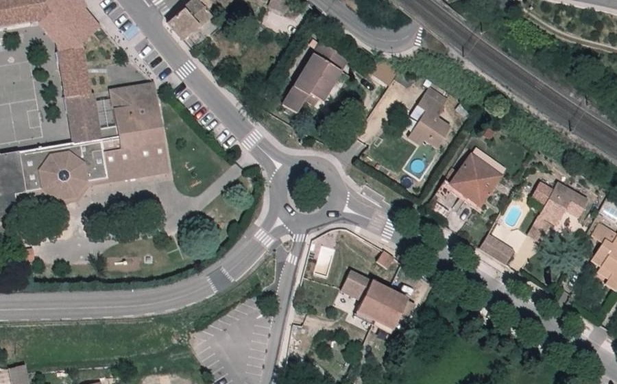 Vue aérienne du Rond-point anonyme n°200177681