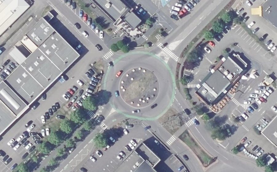 Vue aérienne du Rond-point anonyme n°200251936