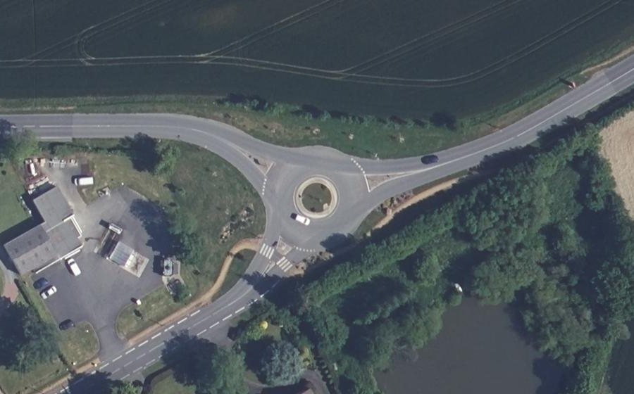 Vue aérienne du Rond-point anonyme n°200279817