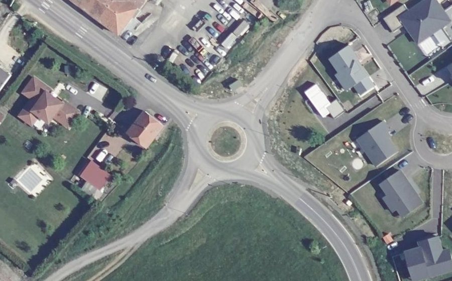 Vue aérienne du Rond-point anonyme n°200282639