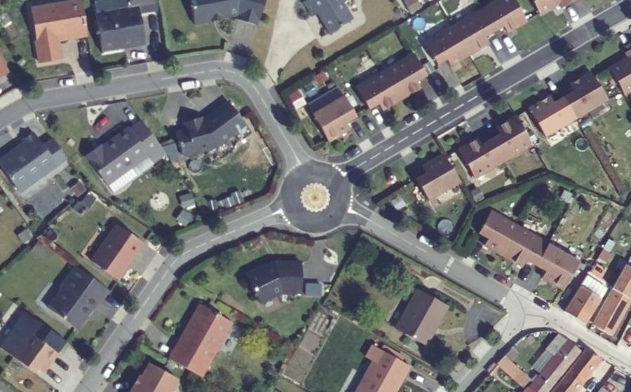 Vue aérienne du Rond-point anonyme n°200315627