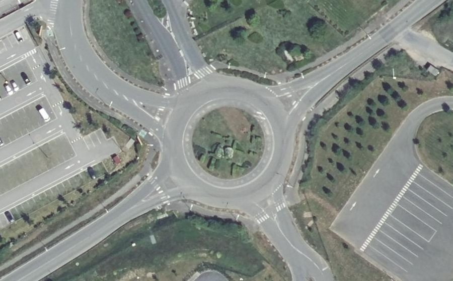 Vue aérienne du Rond-point anonyme n°200321090