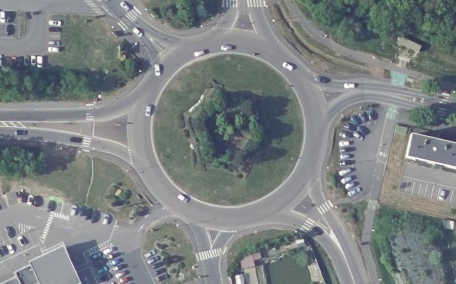 Vue aérienne du Rond-point anonyme n°20036541