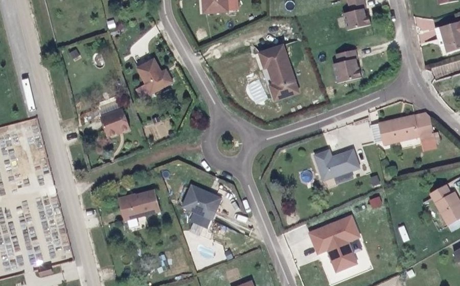 Vue aérienne du Rond-point anonyme n°200386783
