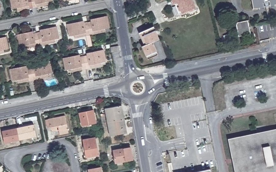 Vue aérienne du Rond-point anonyme n°200446846