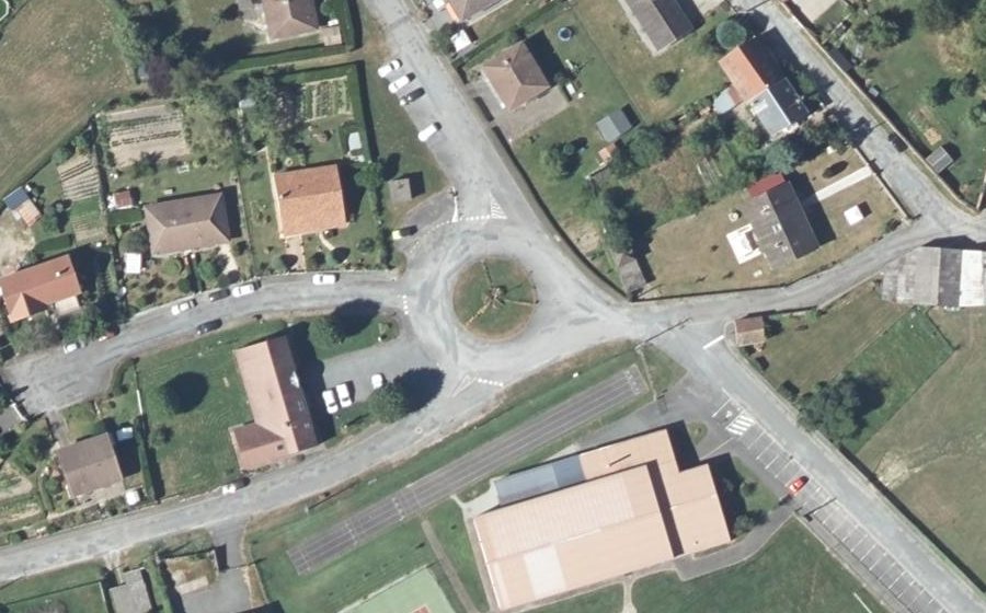 Vue aérienne du Rond-point anonyme n°200571647