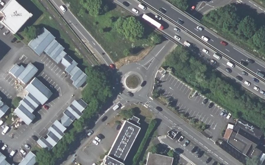 Vue aérienne du Rond-point anonyme n°200762724