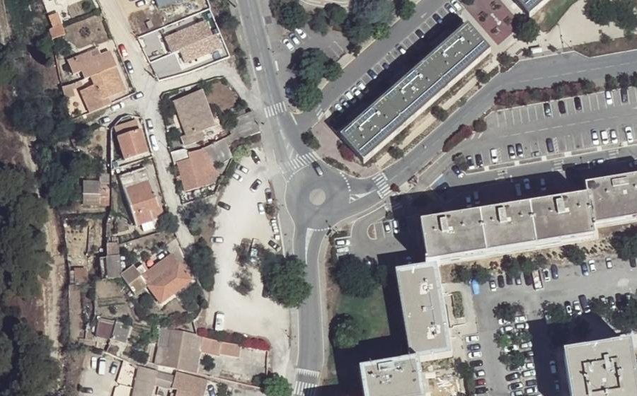 Vue aérienne du Rond-point anonyme n°200855849