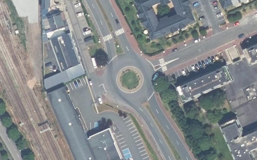 Vue aérienne du Rond-point anonyme n°200925466