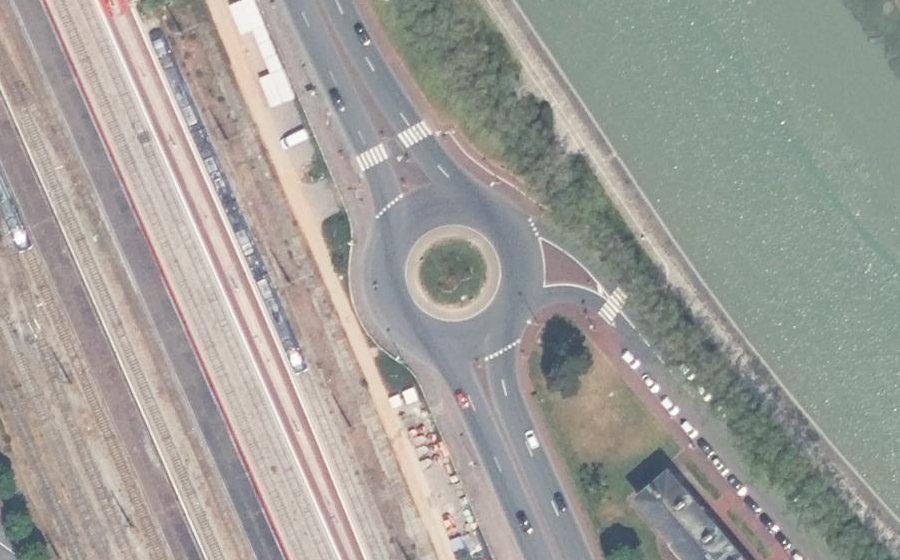 Vue aérienne du Rond-point anonyme n°200925473