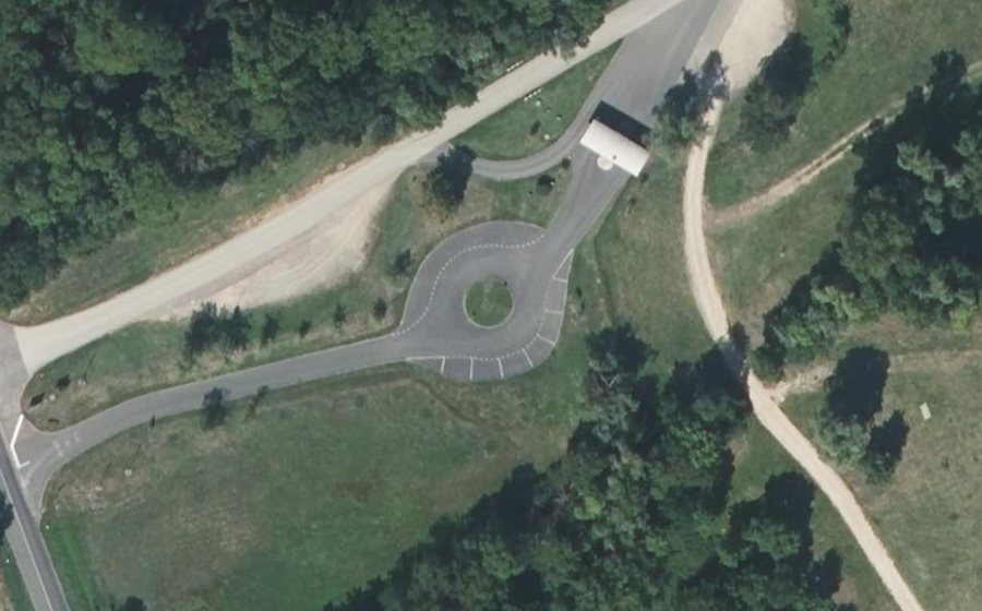 Vue aérienne du Rond-point anonyme n°200959936