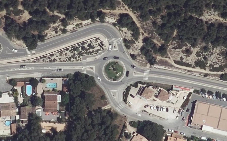 Vue aérienne du Rond-point anonyme n°201026788