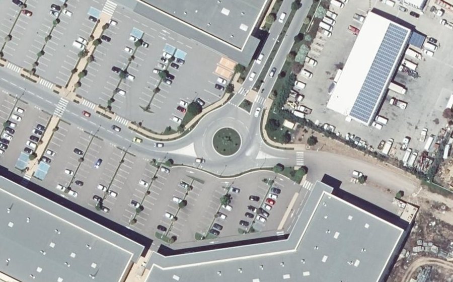 Vue aérienne du Rond-point anonyme n°201100073
