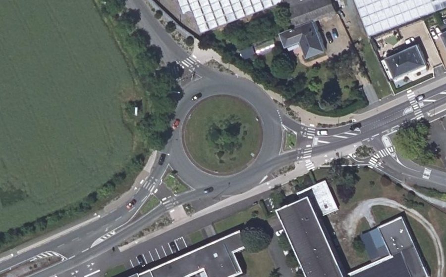 Vue aérienne du Rond-point anonyme n°201118525