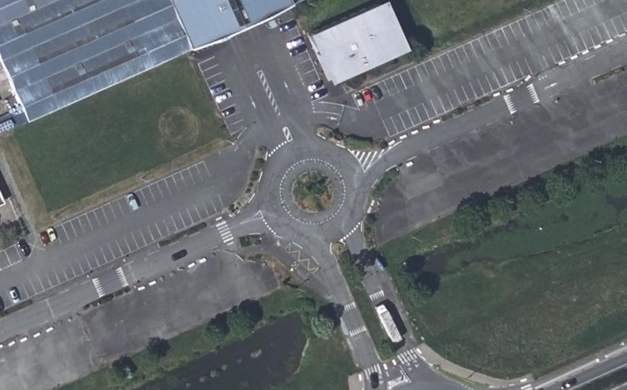Vue aérienne du Rond-point anonyme n°201119142