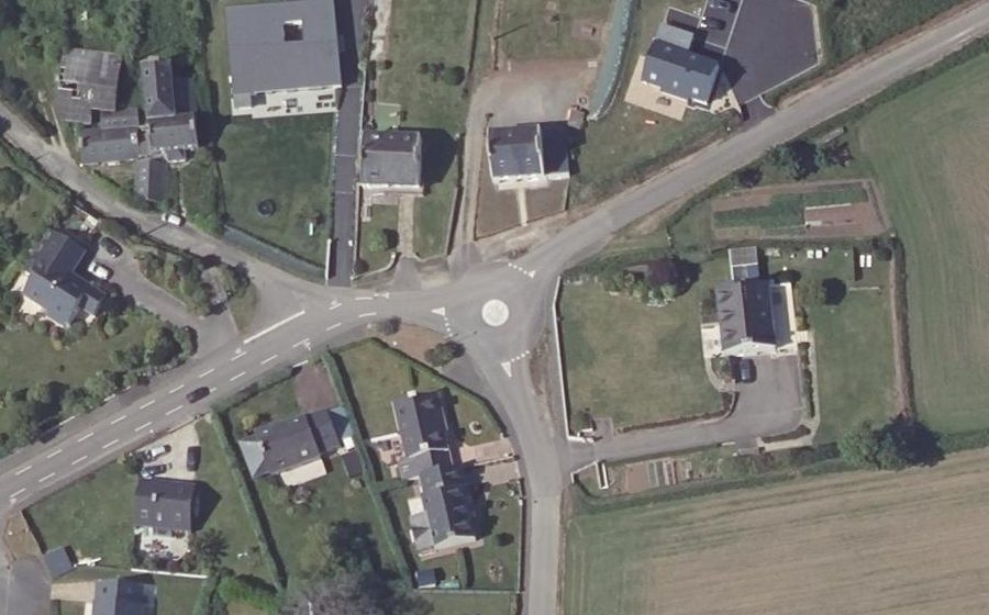 Vue aérienne du Rond-point anonyme n°201142425