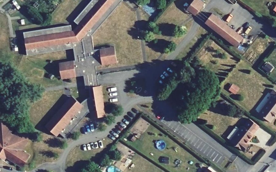 Vue aérienne du Rond-point anonyme n°201263816