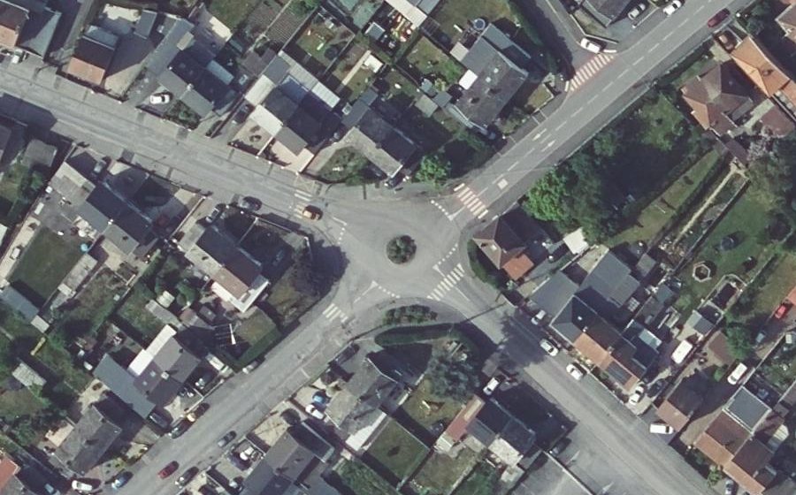 Vue aérienne du Rond-point anonyme n°201295917