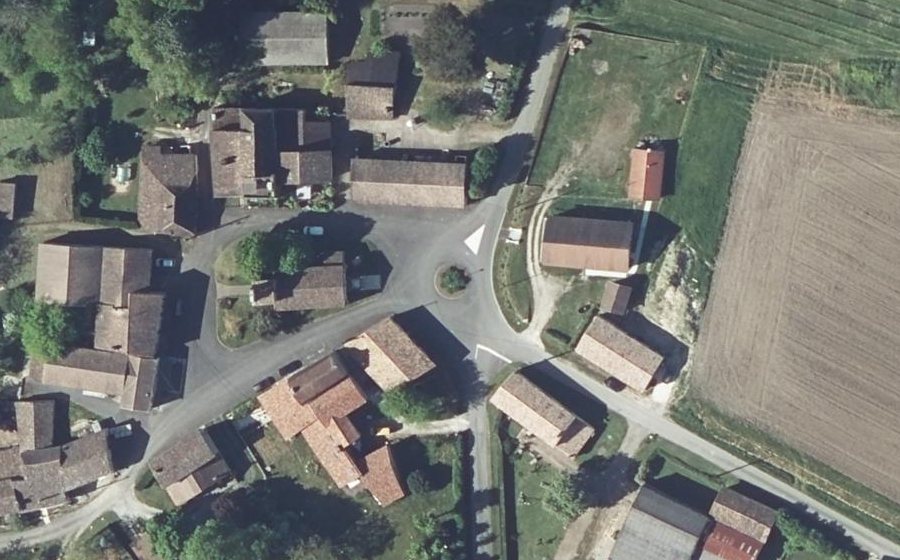 Vue aérienne du Rond-point anonyme n°201303312