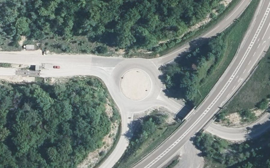 Vue aérienne du Rond-point anonyme n°201365160