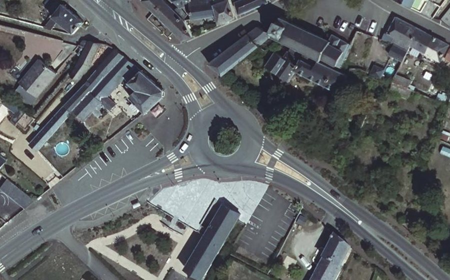 Vue aérienne du Rond-point anonyme n°201375243