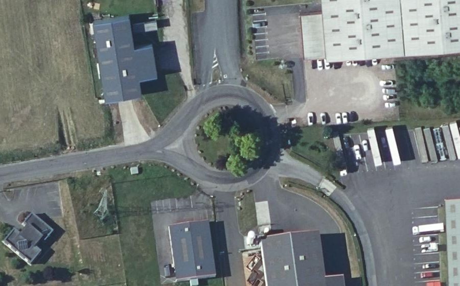 Vue aérienne du Rond-point anonyme n°201375931
