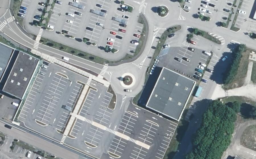 Vue aérienne du Rond-point anonyme n°201474598
