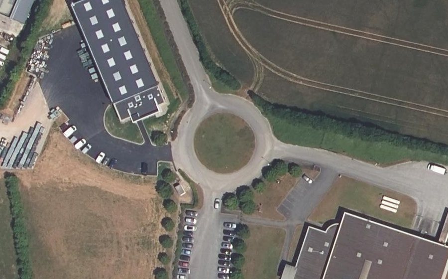 Vue aérienne du Rond-point anonyme n°201486156