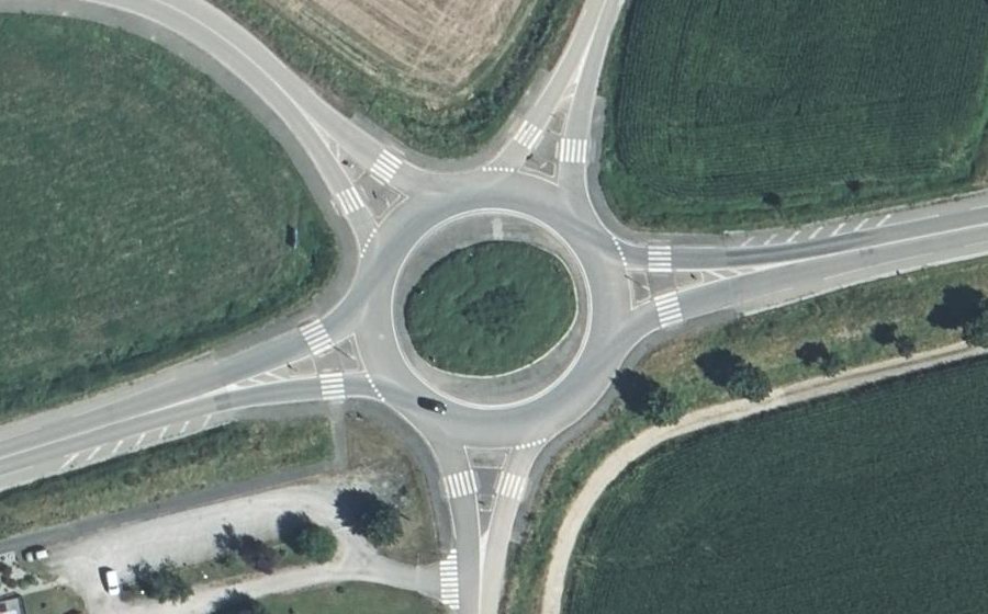 Vue aérienne du Rond-point anonyme n°201572428