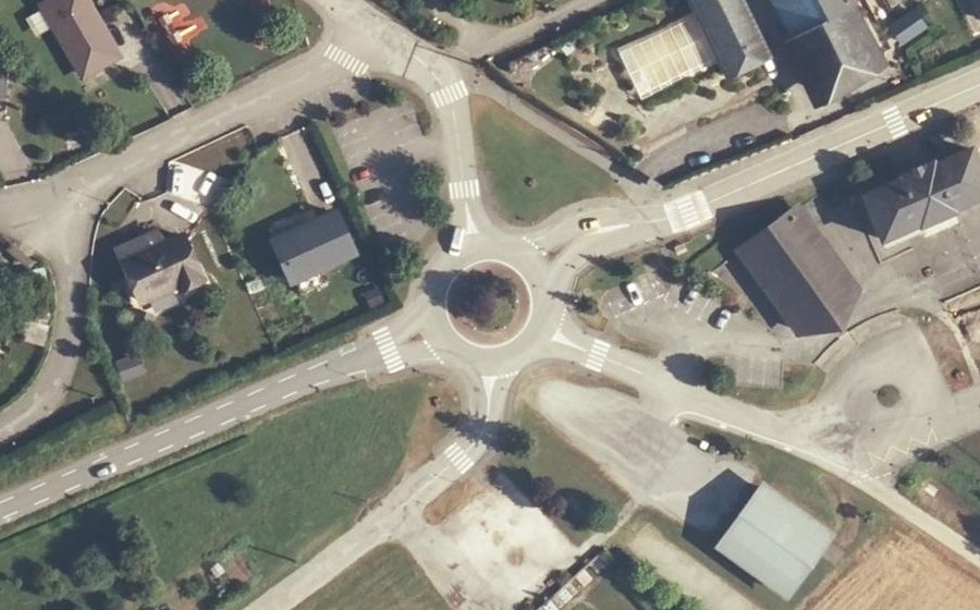 Vue aérienne du Rond-point anonyme n°201736955