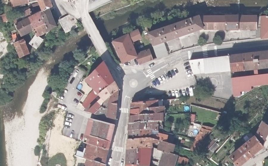 Vue aérienne du Rond-point anonyme n°201749236