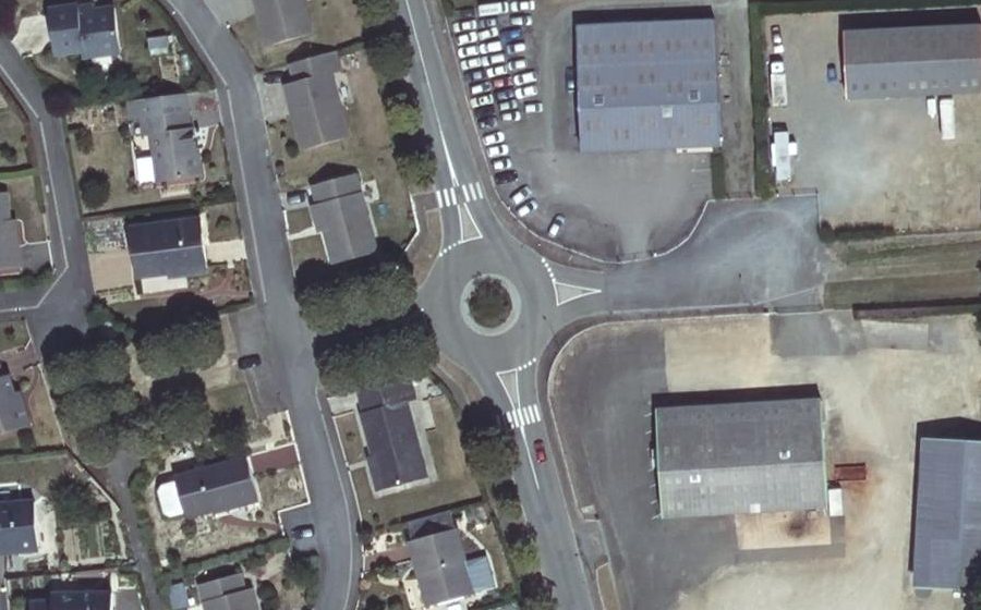 Vue aérienne du Rond-point anonyme n°201946260