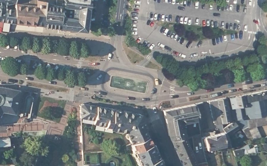 Vue aérienne du Rond-point anonyme n°20209038