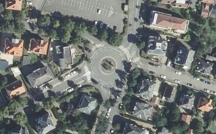 Vue aérienne du Rond-point anonyme n°20213772