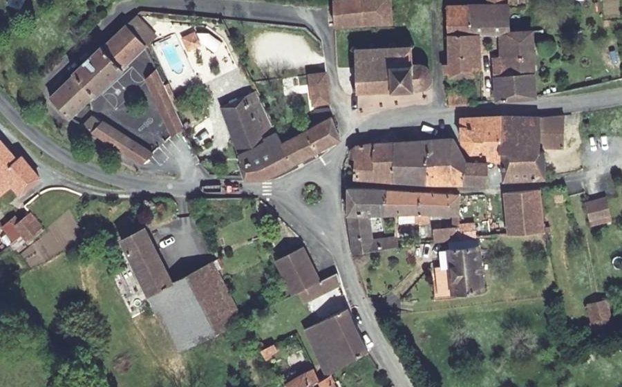 Vue aérienne du Rond-point anonyme n°202188750