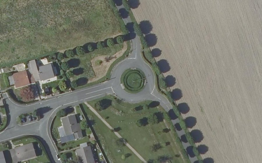 Vue aérienne du Rond-point anonyme n°202347647