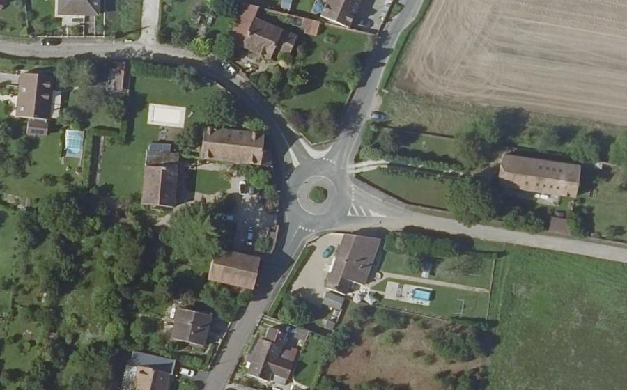 Vue aérienne du Rond-point anonyme n°202352470