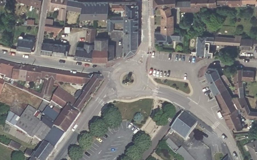 Vue aérienne du Rond-point anonyme n°202361657