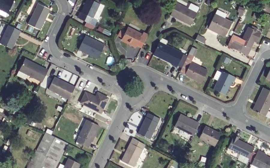 Vue aérienne du Rond-point anonyme n°202419463