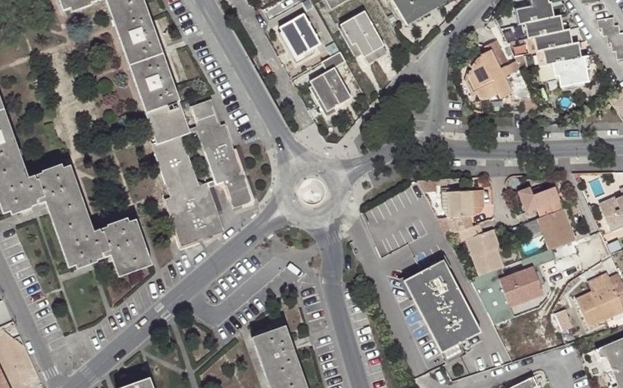 Vue aérienne du Rond-point anonyme n°202487553