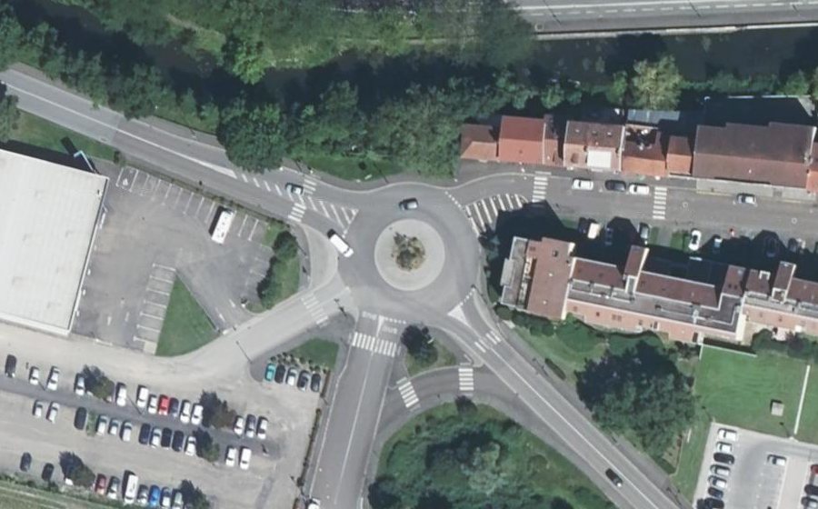 Vue aérienne du Rond-point anonyme n°202550115