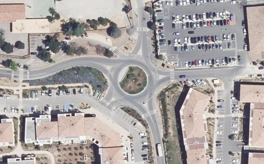 Vue aérienne du Rond-point anonyme n°202566098