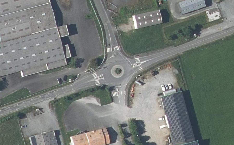 Vue aérienne du Rond-point anonyme n°202661768
