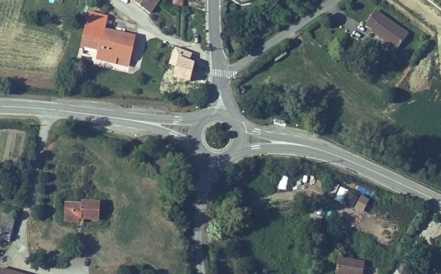 Vue aérienne du Rond-point anonyme n°202823996