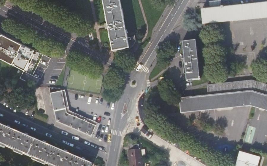 Vue aérienne du Rond-point anonyme n°202988222