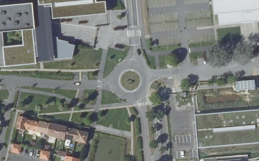 Vue aérienne du Rond-point anonyme n°203162021