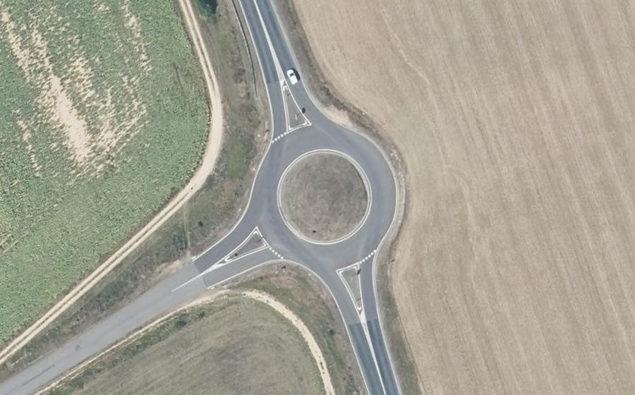 Vue aérienne du Rond-point anonyme n°20339446