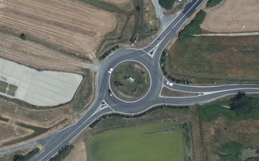 Vue aérienne du Rond-point anonyme n°20354909